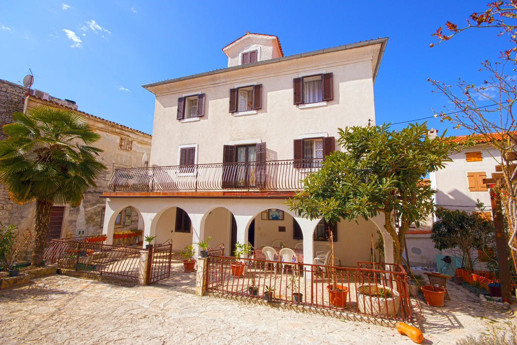 Guest House Robert i Mirna Bale Extérieur photo