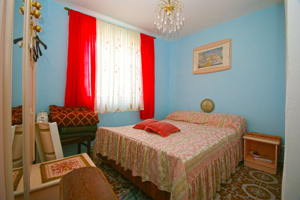 Guest House Robert i Mirna Bale Extérieur photo