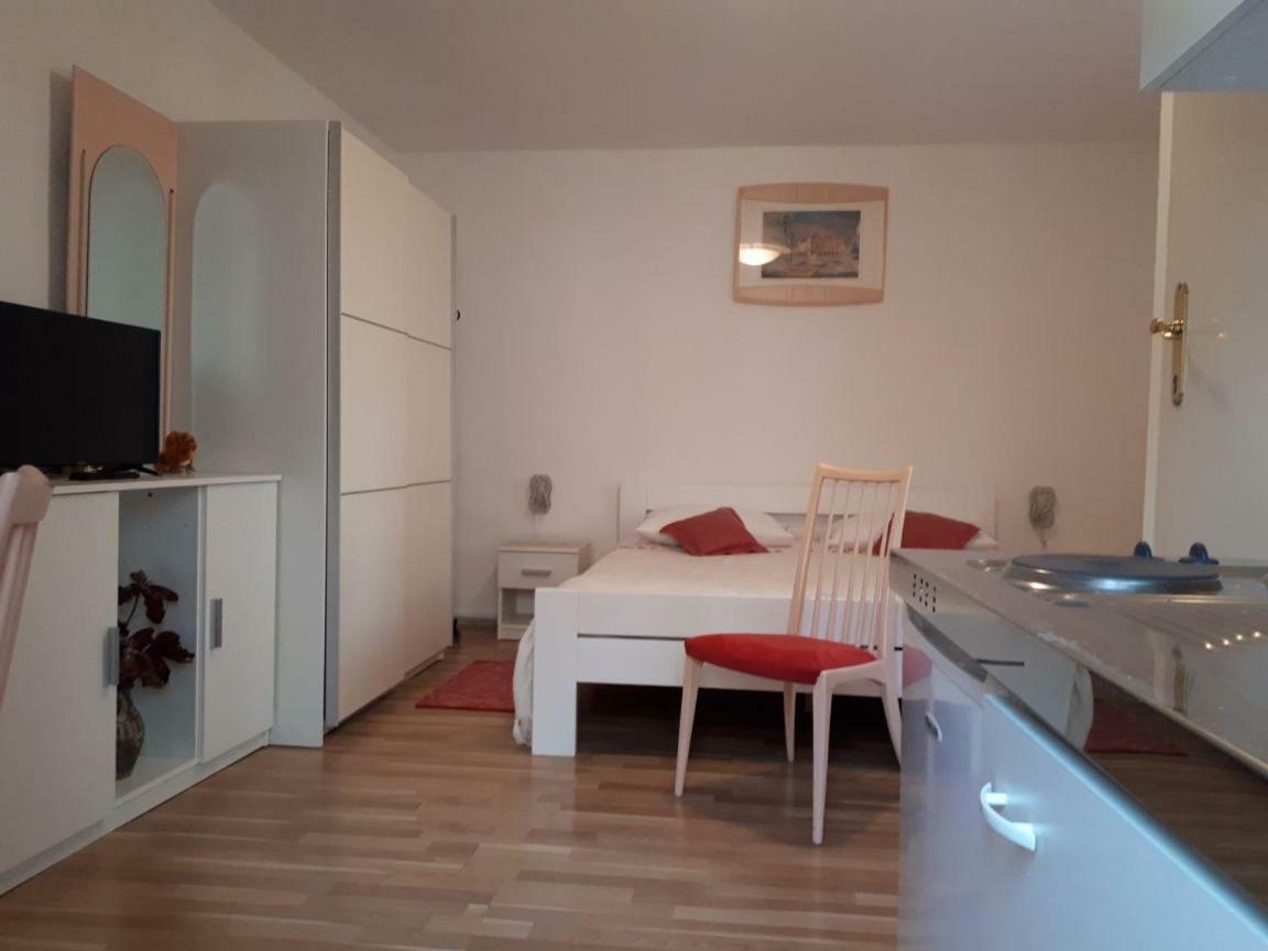 Guest House Robert i Mirna Bale Extérieur photo