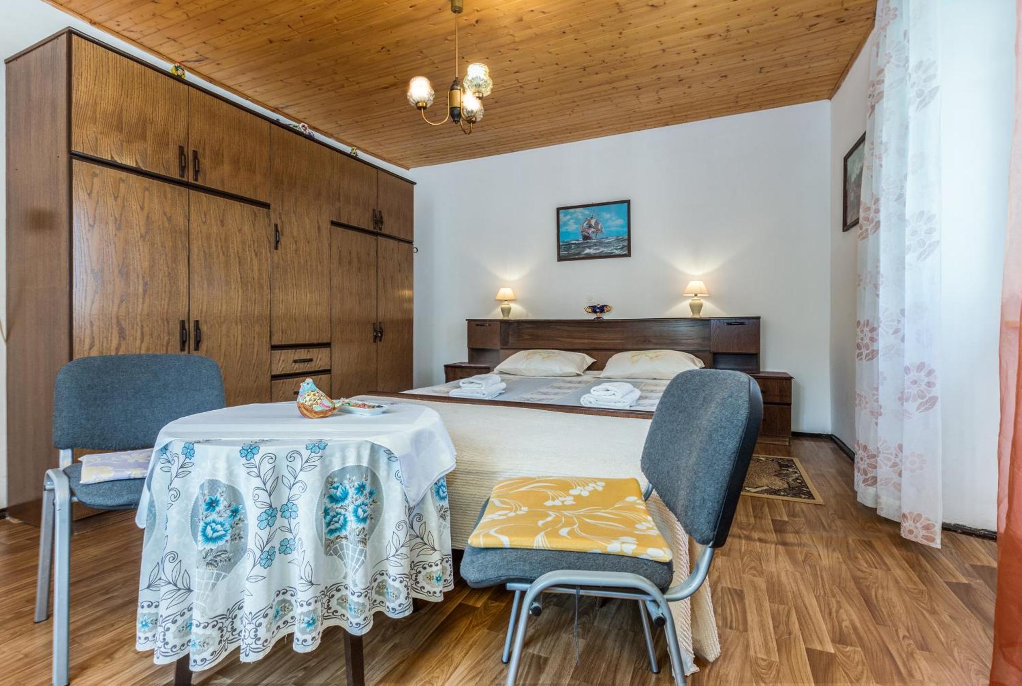 Guest House Robert i Mirna Bale Extérieur photo